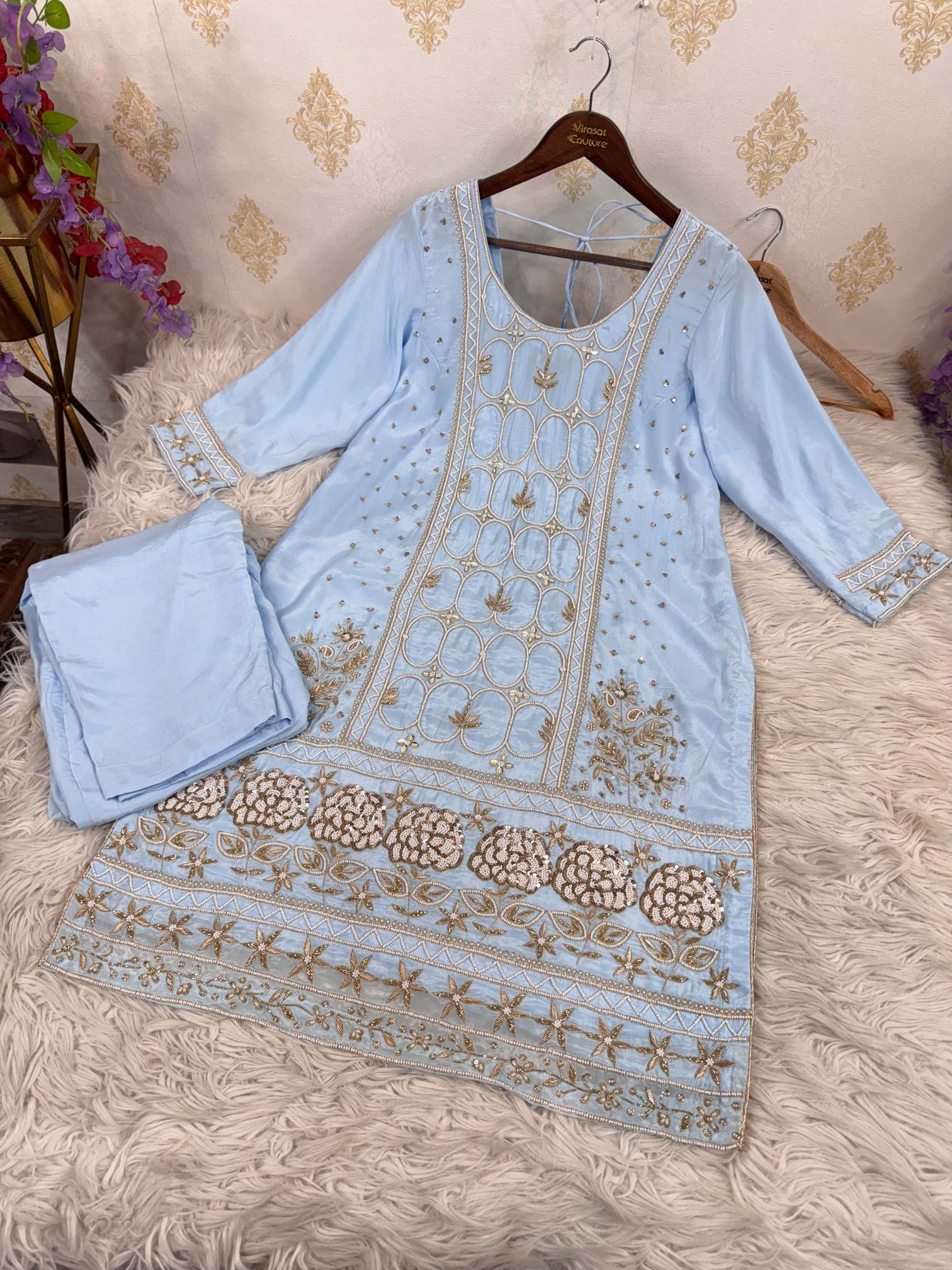 Salwar suit